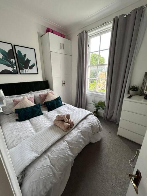 One Bedroom Flat In The Heart Of Islington Londra Exterior foto